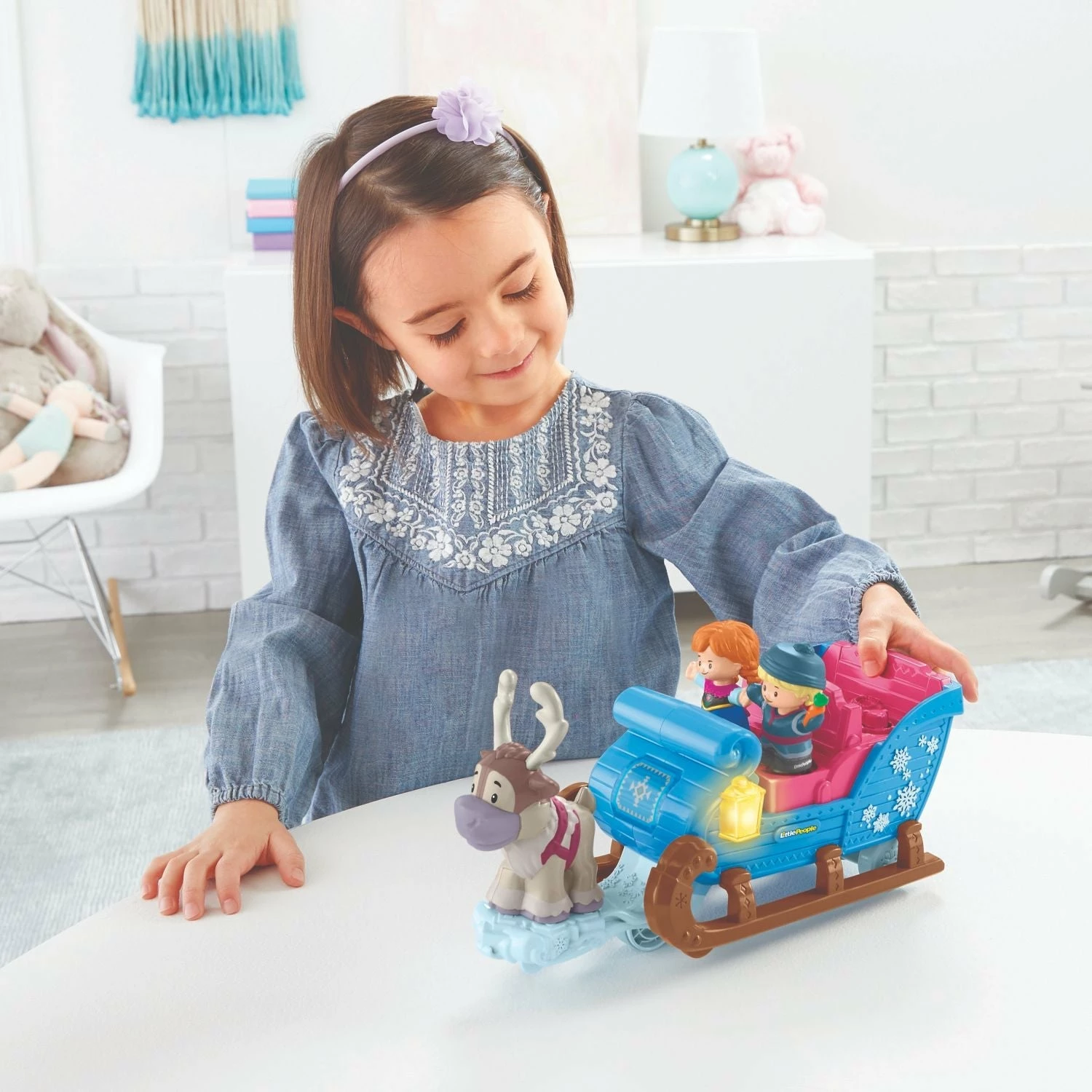 Fisher-Price DISNEY FROZEN SLEIGH BY LITTLE PEOPLE - Image 3